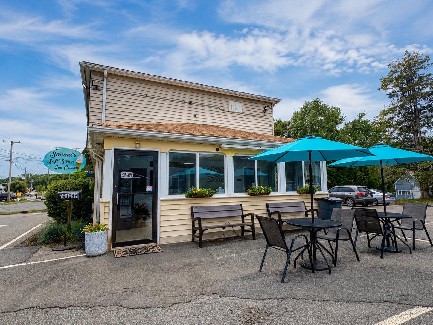 Sammi's Soft Serve storefront